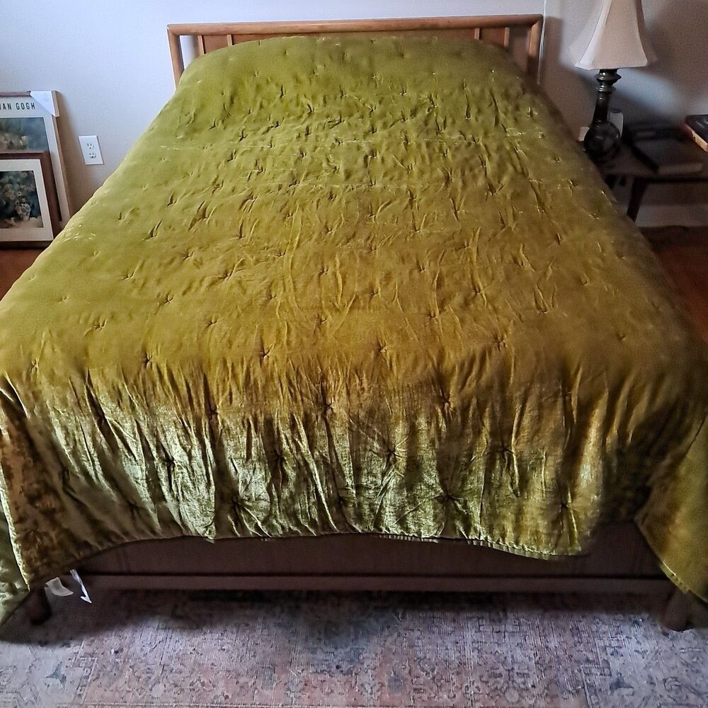 Opalhouse Green Moss Colored Crushed Velvet Full/Queen Bedding Comforter 70s MCM